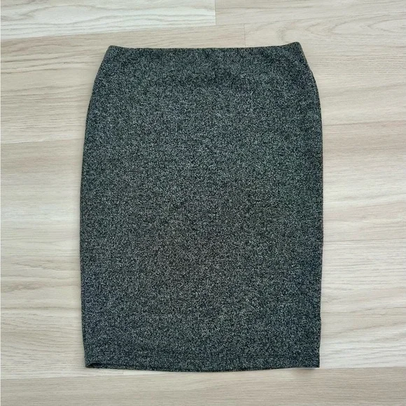 Old Navy Black and Gray Women's Pencil Skirt - Picture 3 of 6